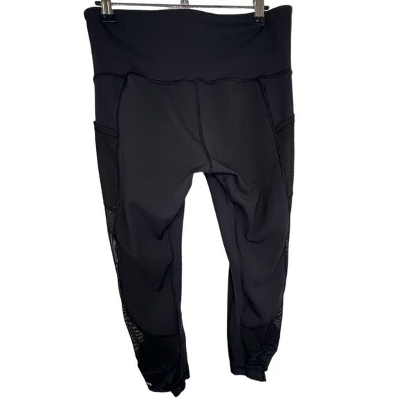 Lululemon Black Cropped Athletic Stretchy Leggings With Mesh Leg - Picture 6 of 6